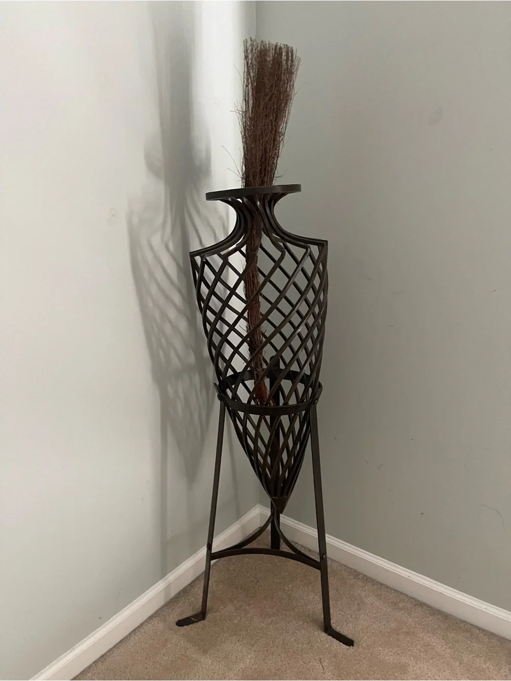 Metal Lattice Floor Vase Stand in Dark Brown